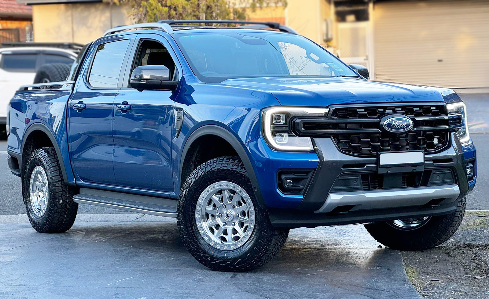 FORD_RANGER_NEXT_GEN_WHEELS_BLACK_ROCK_CAGE_SILVER_MACHINED_18INCH_RIMS